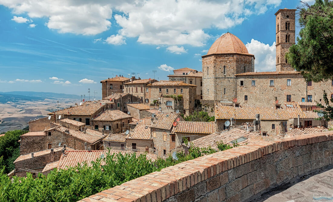 Volterra - vyhlídka z Piazza Martiri della Libertà