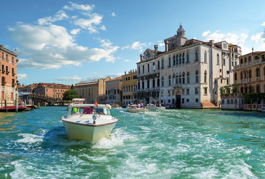 Jízda vodním taxi po Canal Grande