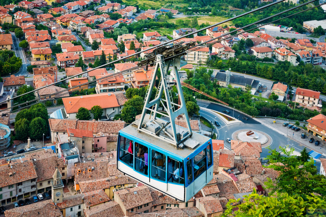 San Marino - lanovka vedoucí na Monte Titano