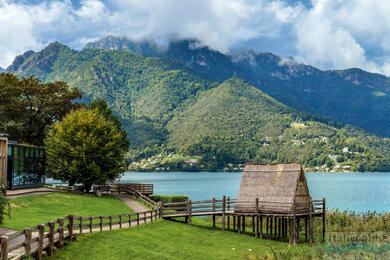 Palafitty na Lago di Ledro